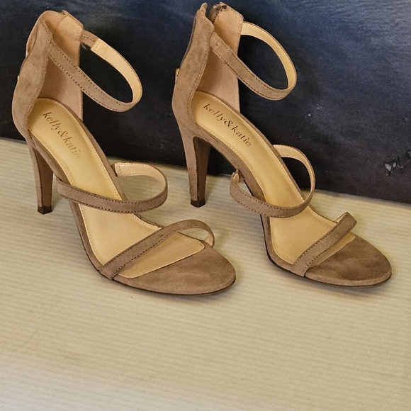 Kelly & Katie Heels - Picture 6 of 14